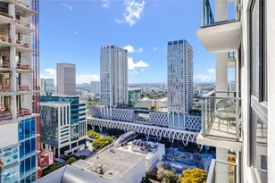 11 NE 6th St, Miami, FL 33132 - Photo 21