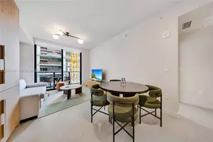 11 NE 6th St, Miami, FL 33132 - Photo 3