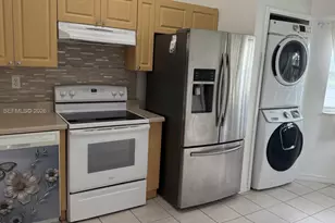 1271 SE 27th St, Homestead, FL 33035 - Photo 5