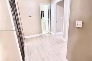 8291 SW 44th Pl, Davie, FL 33328 - Photo 11
