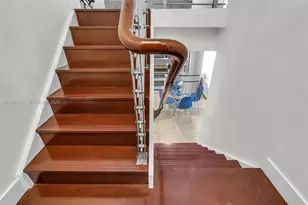 41 SE 5th St, Miami, FL 33131 - Photo 9