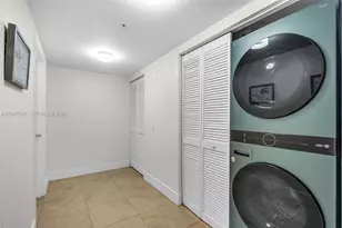 41 SE 5th St, Miami, FL 33131 - Photo 19
