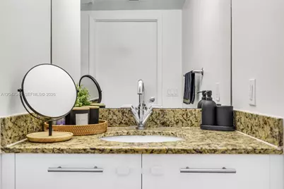 41 SE 5th St #908, Miami, FL 33131 - Photo 7