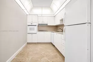 4001 S Ocean Dr, Hollywood, FL 33019 - Photo 9