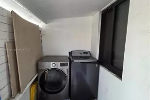 1102 NW 103rd St, Miami, FL 33150 - Photo 33