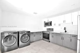 1102 NW 103rd St, Miami, FL 33150 - Photo 7