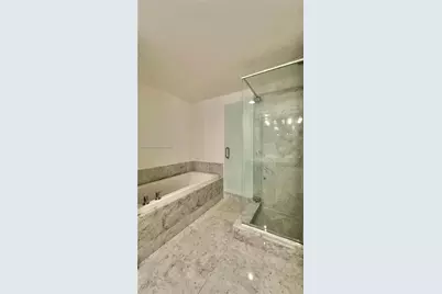 244 Biscayne Blvd #2610, Miami, FL 33132 - Photo 13