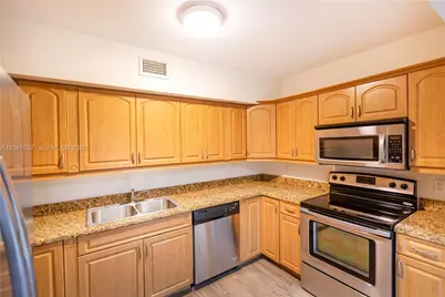 5451 SW 80th St, Miami, FL 33143 - Photo 11