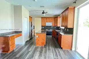 558 Stonemont Dr, Weston, FL 33326 - Photo 3
