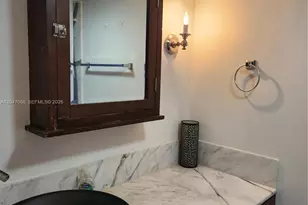 5401 Collins Ave, Miami Beach, FL 33140 - Photo 21
