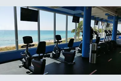 5401 Collins Ave #1110, Miami Beach, FL 33140 - Photo 9