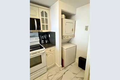 600 NE 36th St #609, Miami, FL 33137 - Photo 3