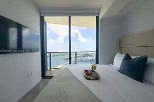 398 NE 5th St, Miami, FL 33132 - Photo 9