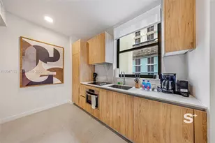 11 NE 6th St, Miami, FL 33132 - Photo 7