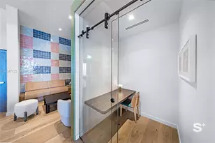 11 NE 6th St, Miami, FL 33132 - Photo 39