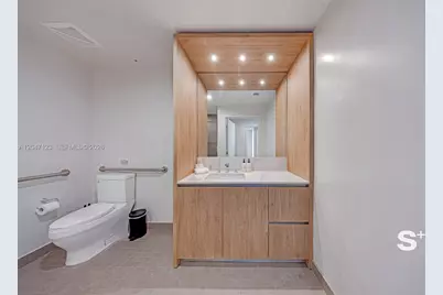 11 NE 6th St #2307, Miami, FL 33132 - Photo 25