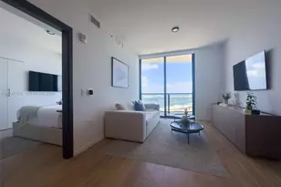 398 NE 5th St, Miami, FL 33132 - Photo 9