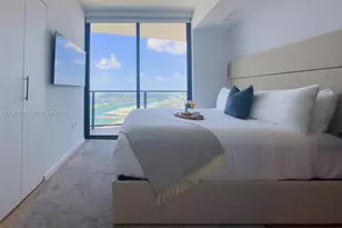 398 NE 5th St, Miami, FL 33132 - Photo 15