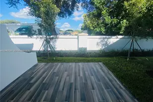 4433 N Aqua Bella Ln, Dania Beach, FL 33312 - Photo 11