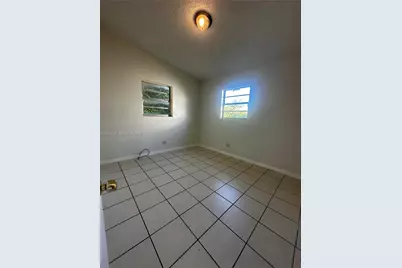 821 SW 2nd St, Florida City, FL 33034 - Photo 7