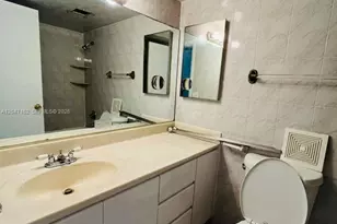 724 NE 4th St, Hallandale Beach, FL 33009 - Photo 5