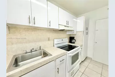 100 Lincoln Rd #1031, Miami Beach, FL 33139 - Photo 5