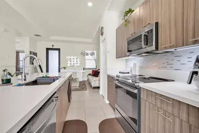 8045 NW 104th Ave #32, Doral, FL 33178 - Photo 5