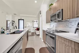 8045 NW 104th Ave, Doral, FL 33178 - Photo 5
