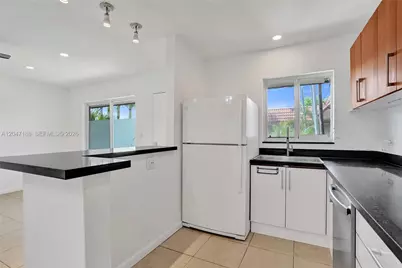 3050 NE 5th Ter #13, Wilton Manors, FL 33334 - Photo 11