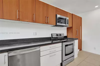 3050 NE 5th Ter #13, Wilton Manors, FL 33334 - Photo 9