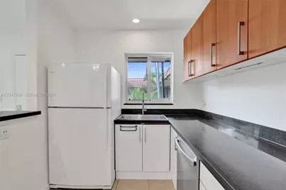 3050 NE 5th Ter #13, Wilton Manors, FL 33334 - Photo 13