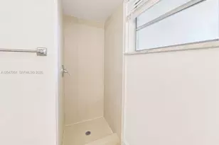 8870 Fontainebleau Blvd, Miami, FL 33172 - Photo 15