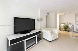 8870 Fontainebleau Blvd, Miami, FL 33172 - Photo 3