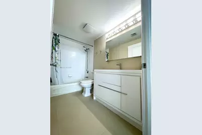1250 S Miami Ave #2111, Miami, FL 33130 - Photo 15