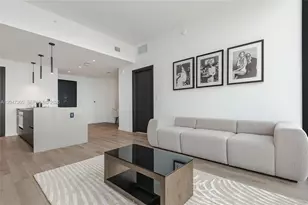 20 NE 11th St, Miami, FL 33132 - Photo 3