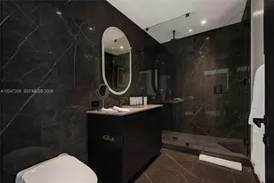 20 NE 11th St, Miami, FL 33132 - Photo 11