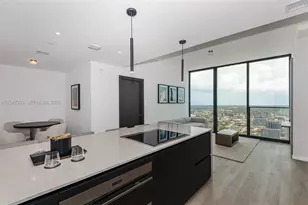 20 NE 11th St, Miami, FL 33132 - Photo 9