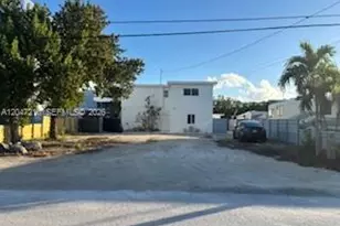 75 Coral Dr, Key Largo, FL 33037 - Photo 1