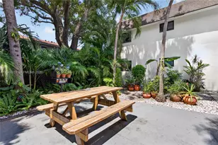 615 NE 26th St, Wilton Manors, FL 33305 - Photo 21