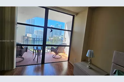 800 Parkview Dr #912, Hallandale Beach, FL 33009 - Photo 15