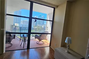 800 Parkview Dr, Hallandale Beach, FL 33009 - Photo 15