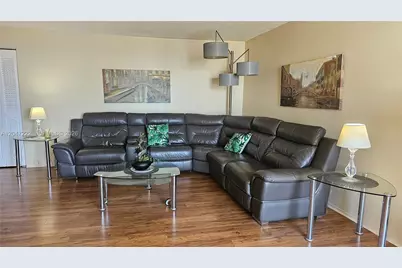800 Parkview Dr #912, Hallandale Beach, FL 33009 - Photo 7