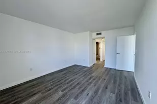 3675 N Country Club Dr, Aventura, FL 33180 - Photo 17
