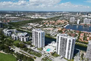 3675 N Country Club Dr, Aventura, FL 33180 - Photo 33