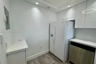 3675 N Country Club Dr, Aventura, FL 33180 - Photo 9