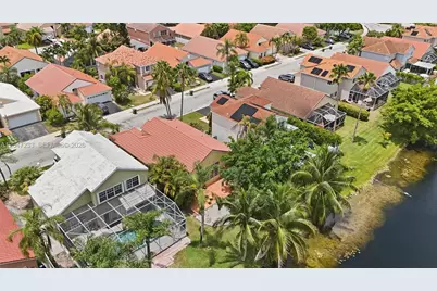 411 Bermuda Springs Dr, Weston, FL 33326 - Photo 5