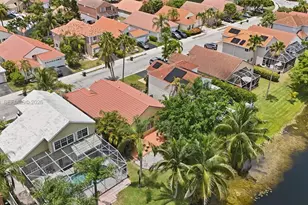 411 Bermuda Springs Dr, Weston, FL 33326 - Photo 5