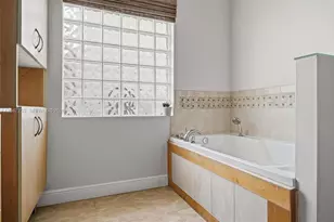 411 Bermuda Springs Dr, Weston, FL 33326 - Photo 23