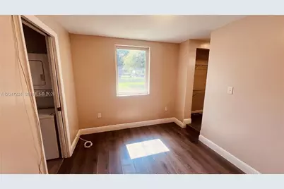 32 NE 169th St #2, North Miami Beach, FL 33162 - Photo 11