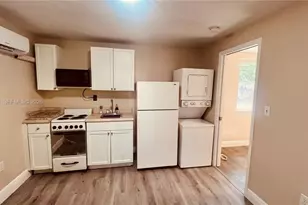 32 NE 169th St, North Miami Beach, FL 33162 - Photo 5
